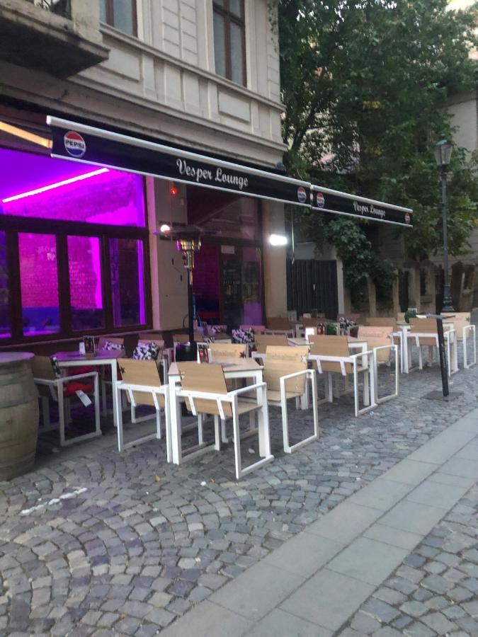 Old Town Bar Apartments On Street Tonitza Bükreş Dış mekan fotoğraf
