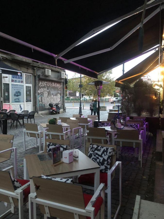 Old Town Bar Apartments On Street Tonitza Bükreş Dış mekan fotoğraf